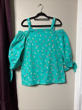 #823 Tyler Boe Beach Chair Cold Shoulder Blouse Size Medium